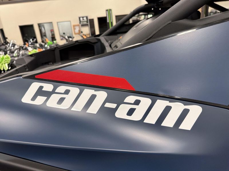 New 2026 Can-Am MAVERICK R MAX X RS 999T DCT Image 28