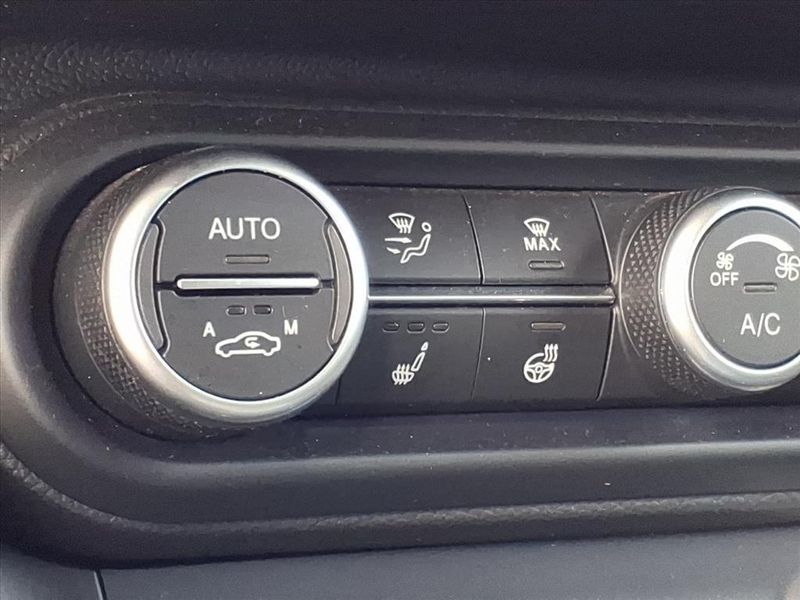 Used 2023 Alfa Romeo Stelvio SprintImage 7