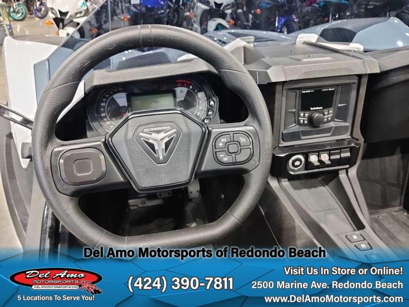 2023 Polaris T23AATHD  in a MOONLIGHT WHITE exterior color. Del Amo Motorsports of Redondo Beach (424) 304-1660 delamomotorsports.com 