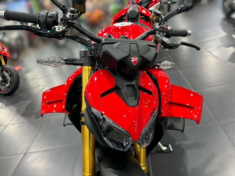 New 2025 Ducati STREETFIGHTER V4 S 3G Image 24