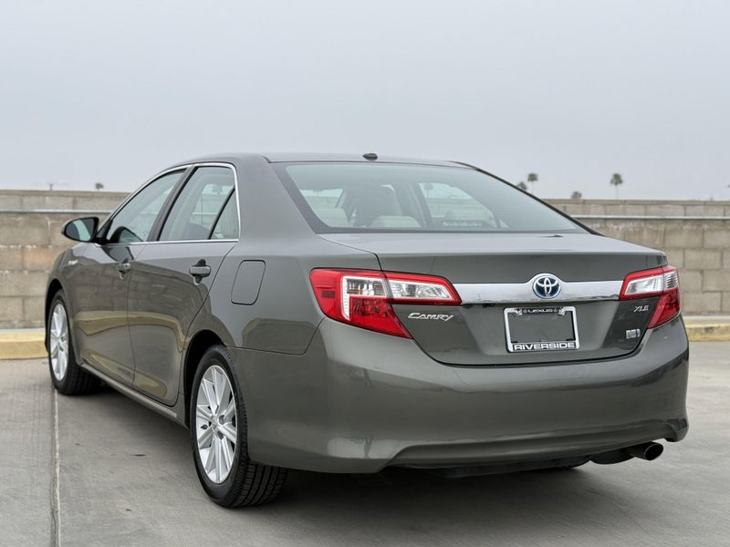 2013 Toyota Camry Hybrid XLEImage 10