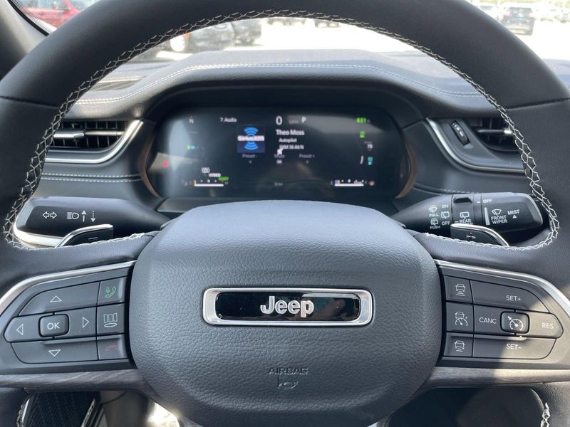 2024 Jeep Cherokee 4xe Anniversary Edition Sport photo 15