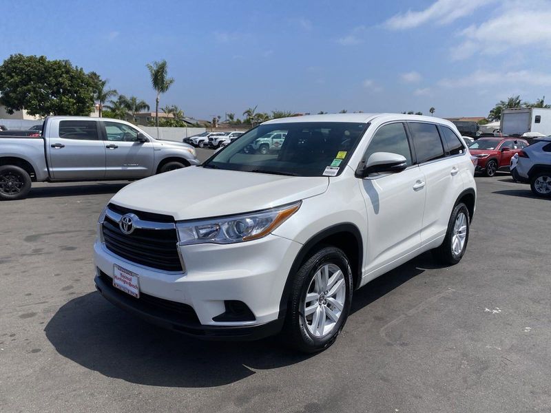 2016 Toyota Highlander LE V6Image 8