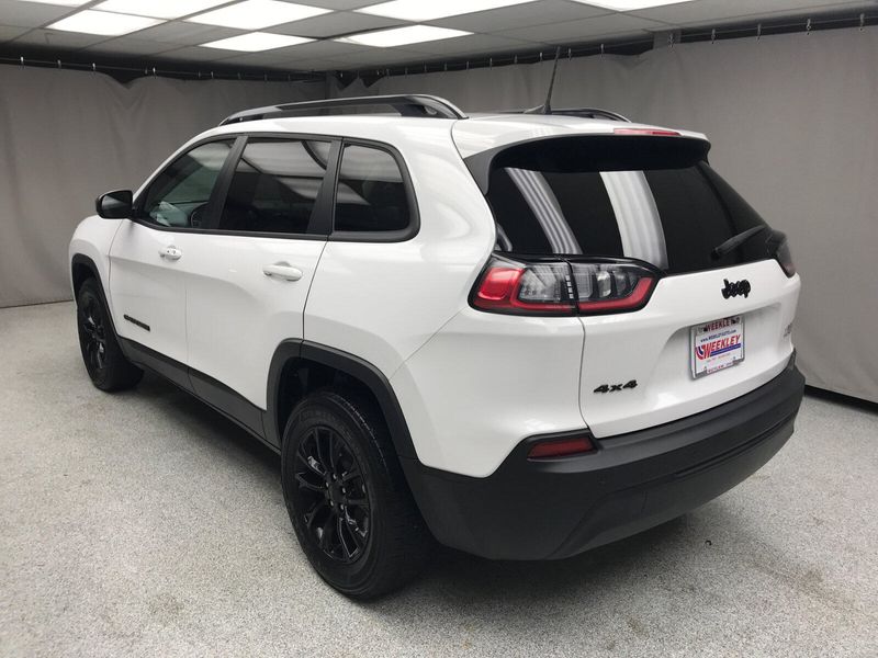 2023 Jeep Cherokee Altitude LuxImage 15