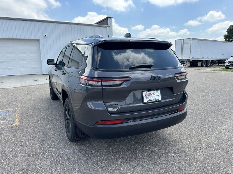 2024 Jeep Grand Cherokee L Altitude X 4x4Image 6