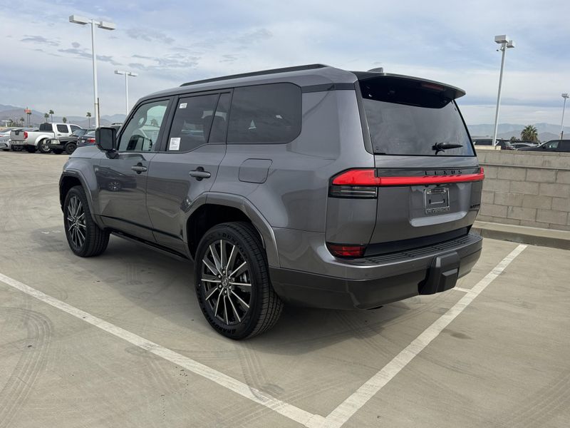New 2026 Lexus GX 550 OvertrailImage 7