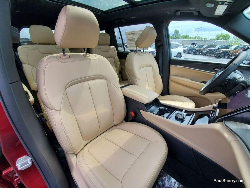 2025 Jeep Grand Cherokee L Limited 4x4Image 2