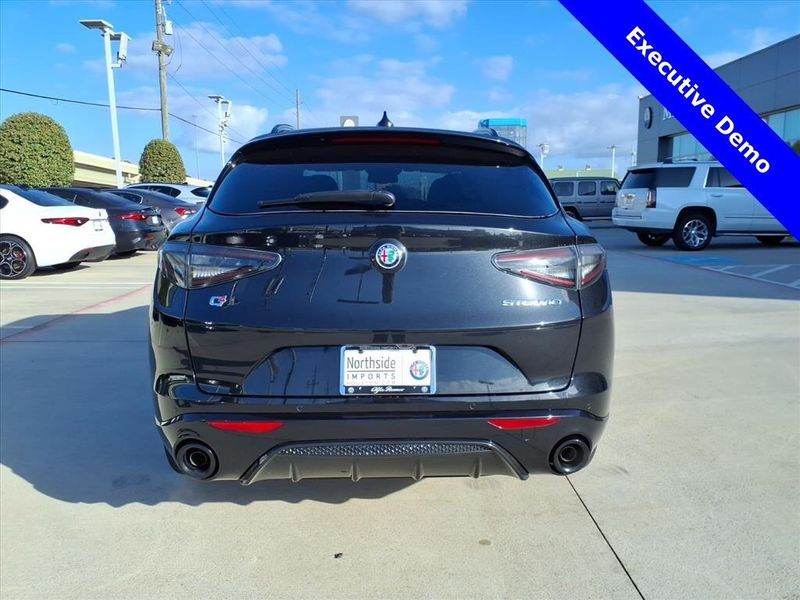 New 2025 Alfa Romeo Stelvio AwdImage 9