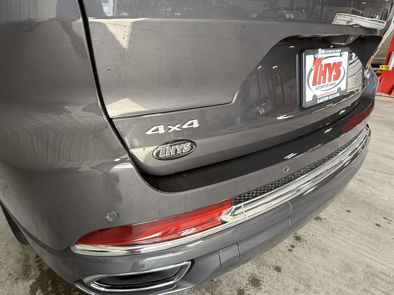 Used 2024 Jeep Grand Cherokee L OverlandImage 5