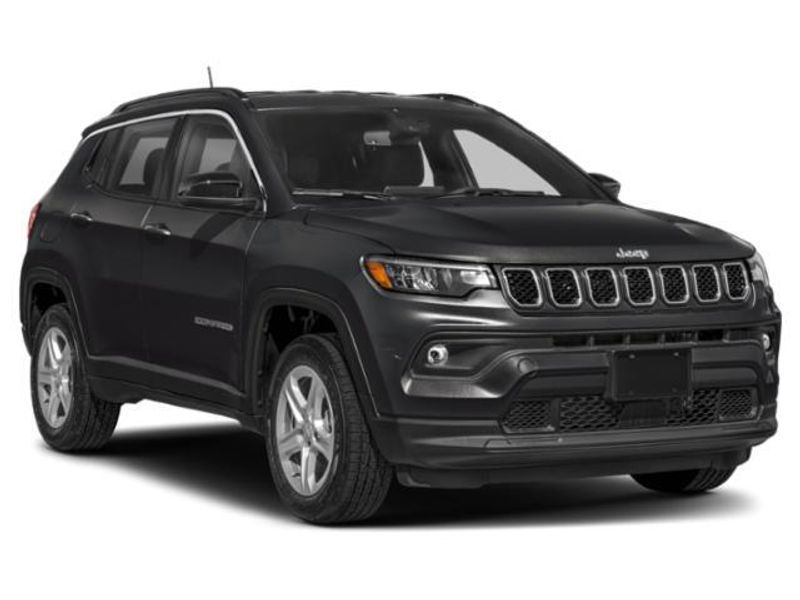 New 2026 Jeep Compass Latitude Altitude