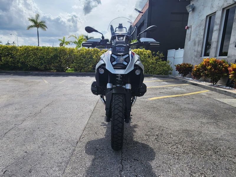 2026 BMW R 1300 GSImage 2