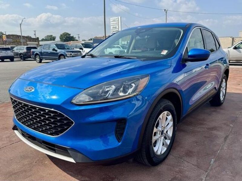 Used 2020 Ford Escape SEImage 2