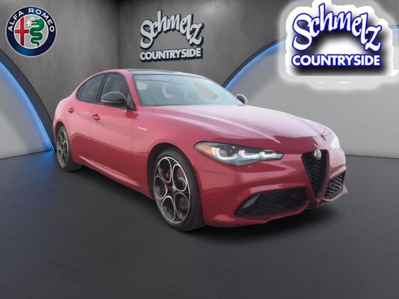 Used 2025 Alfa Romeo Giulia Veloce Premium AWD w/SunroofImage 1