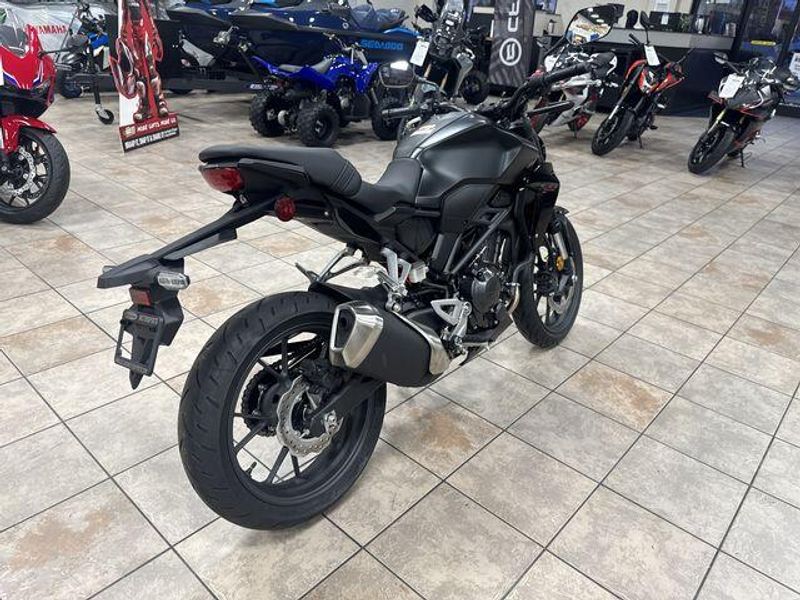 New 2025 Honda CB300R ABS Image 17