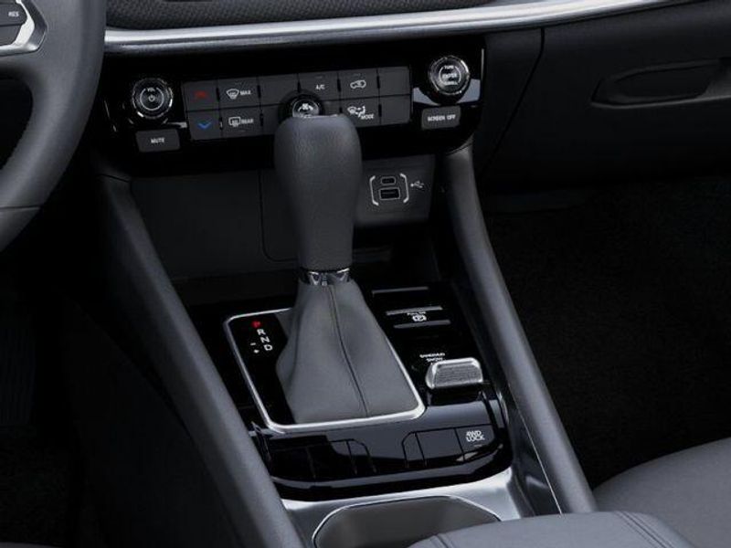 New 2026 Jeep Compass Latitude Altitude 4x4Image 24