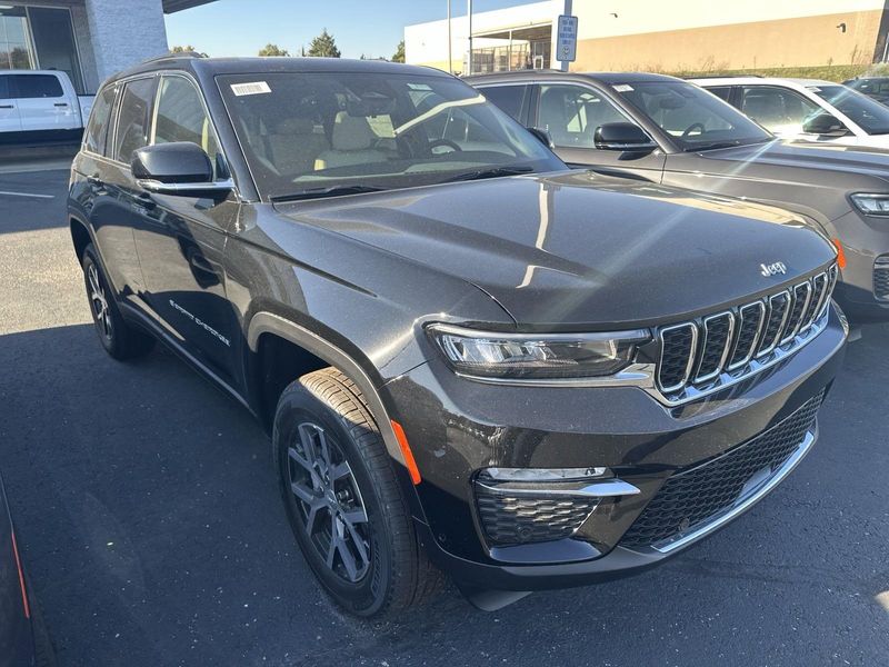 2025 Jeep Grand Cherokee Limited 4x4Image 3