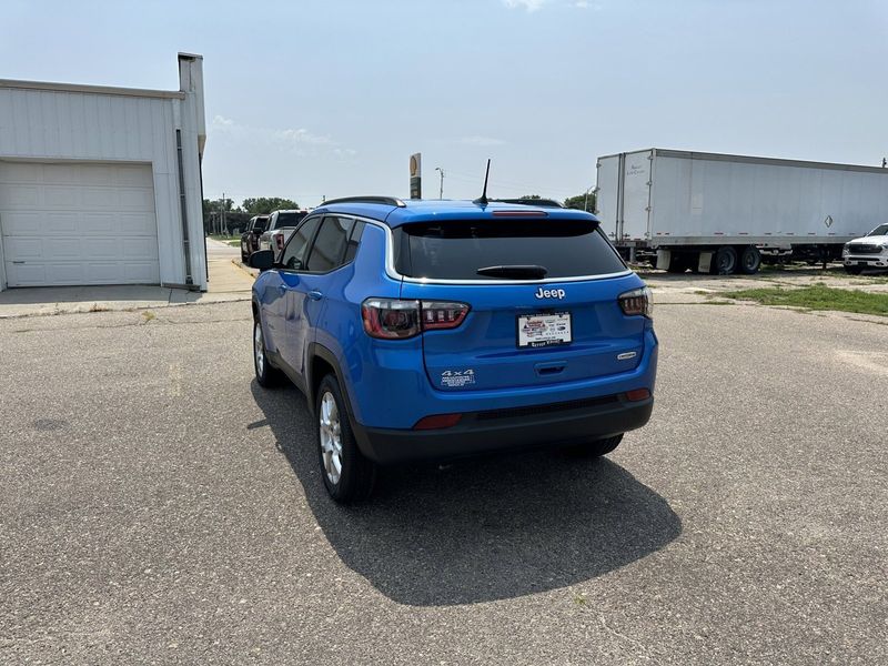 2024 Jeep Compass Latitude Lux 4x4Image 6