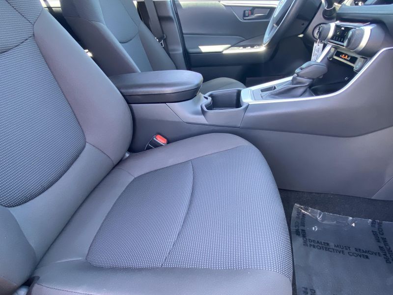 2025 Toyota RAV4 LEImage 10