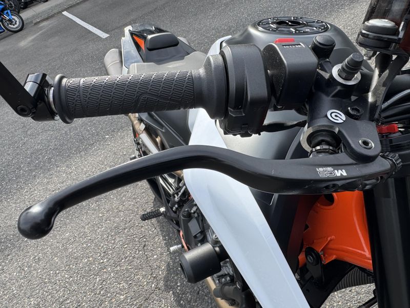 2020 KTM Duke 890 R 