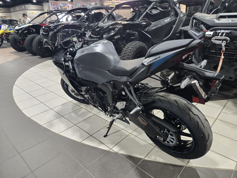 New 2025 Kawasaki NINJA ZX  6R ABS Image 4