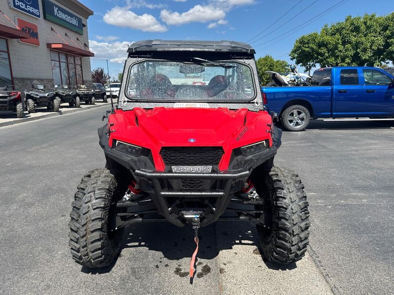 2025 Polaris GENERAL XP 1000 ULTIMATE 