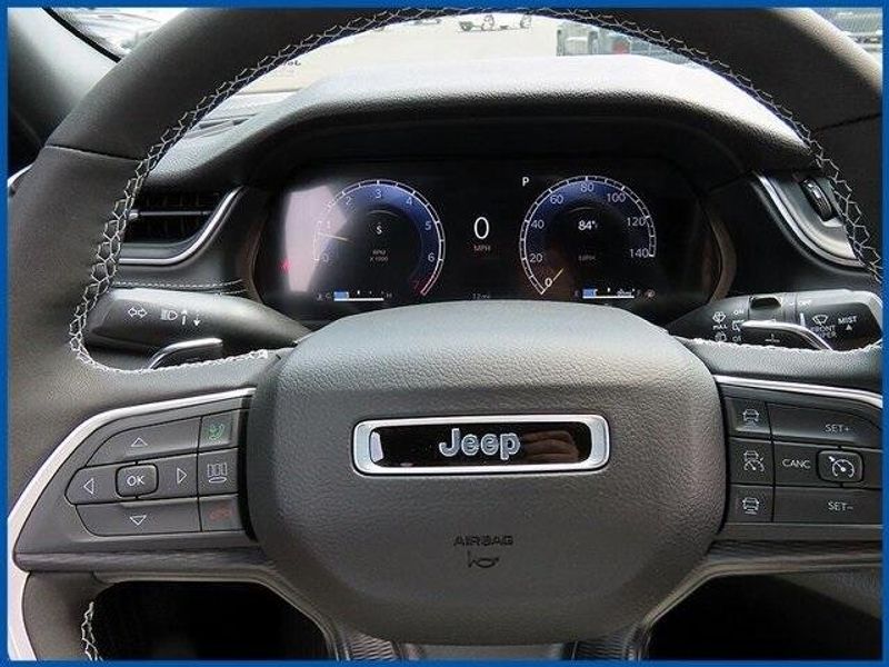 2025 Jeep Grand Cherokee Image 15