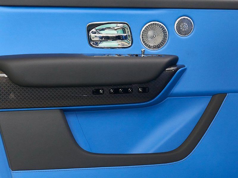 New 2026 Rolls-Royce Cullinan Black BadgeImage 13