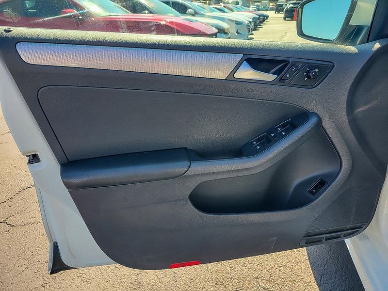 2017 Volkswagen Jetta 1.4T S photo 17