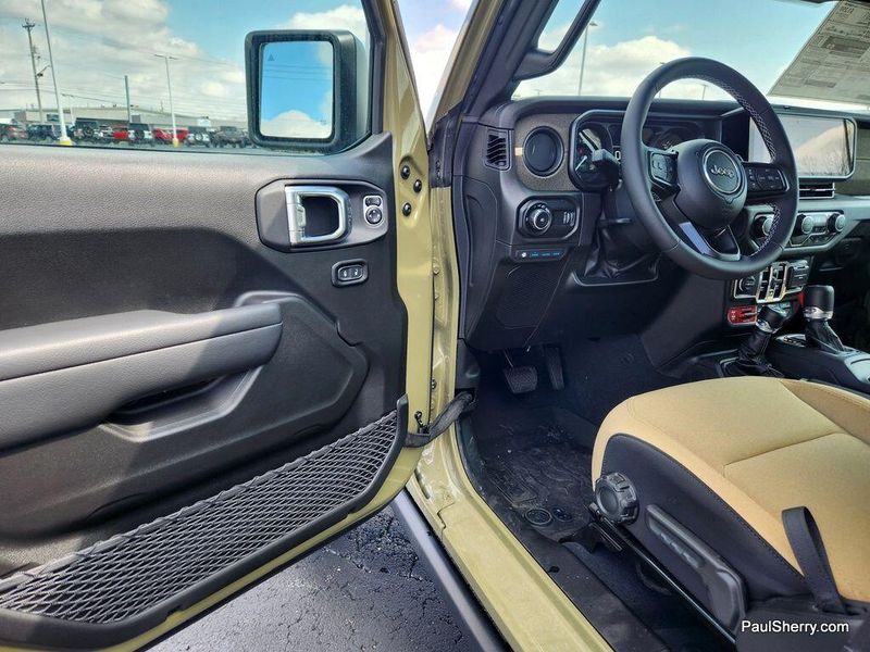2025 Jeep Wrangler 4-door Willys 