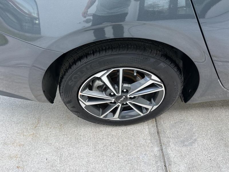 2024 Kia Forte LXSImage 10