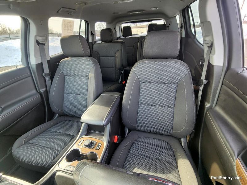 Used 2023 GMC Acadia SLE