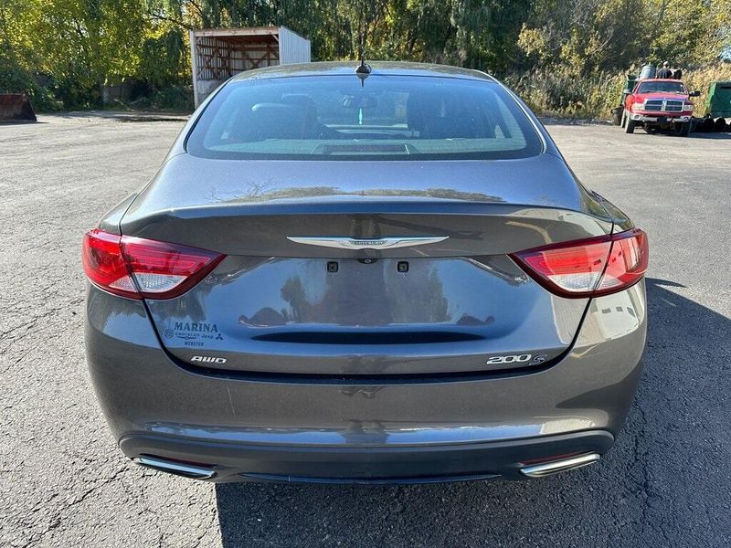 2016 Chrysler 200 SImage 13