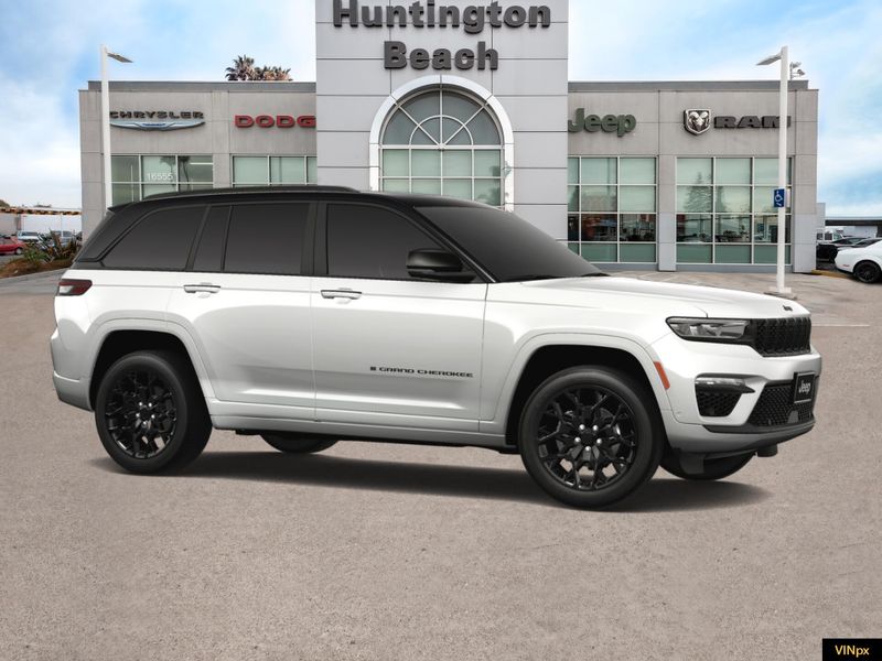 2025 Jeep Grand Cherokee Summit Reserve 4x4Image 10
