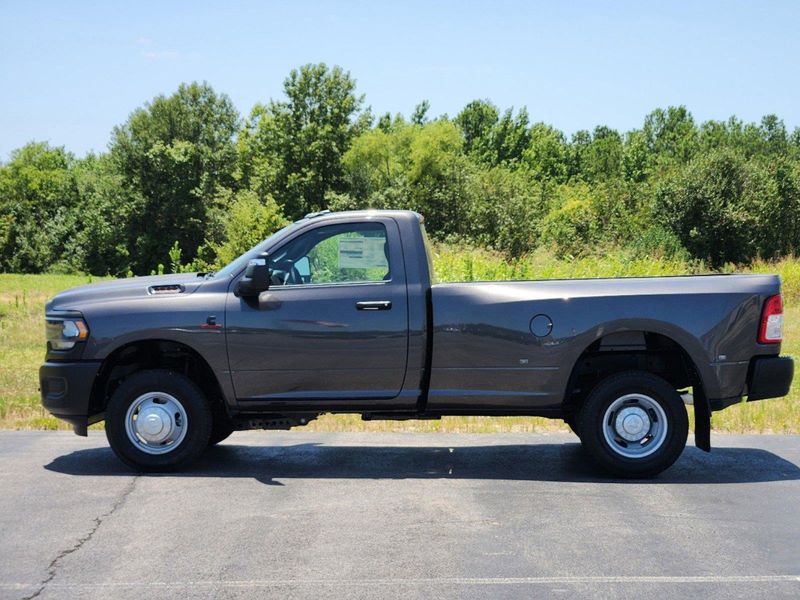 2024 RAM 3500 Tradesman Regular Cab 4x4 8