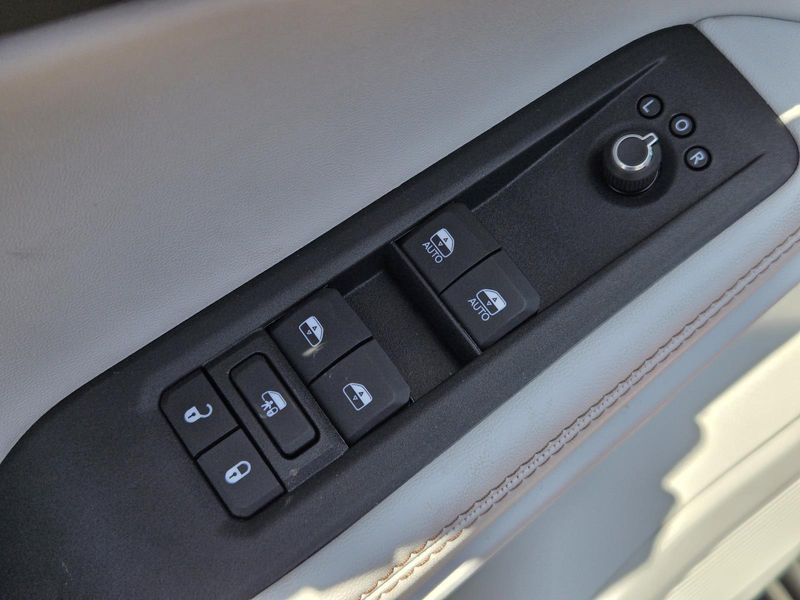New 2026 Jeep Cherokee Limited 4x4