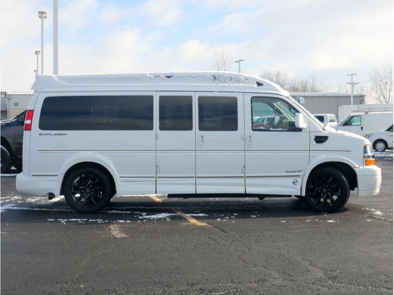 2023 Chevrolet Express Cargo Image 10