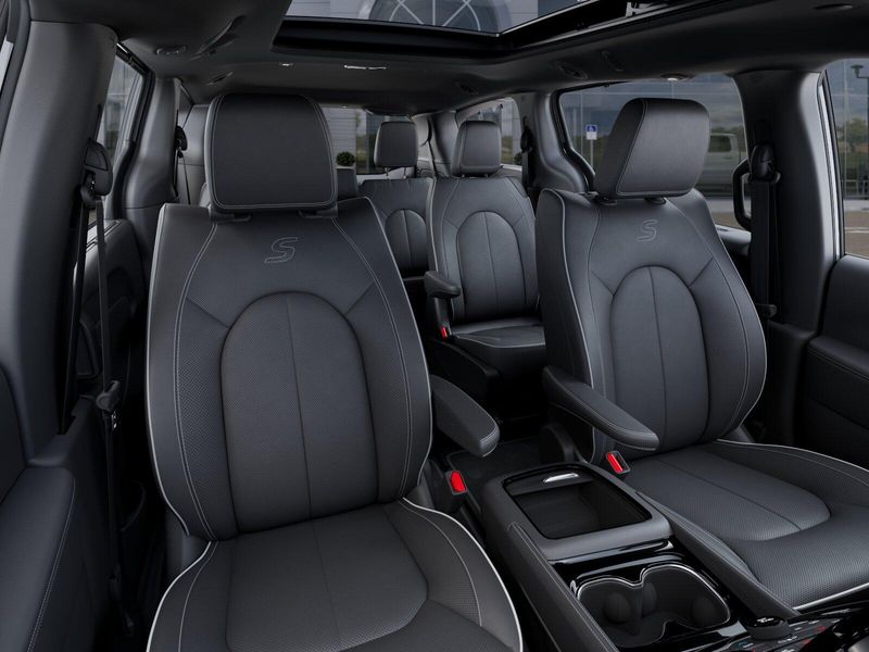 New 2026 Chrysler Pacifica LimitedImage 47