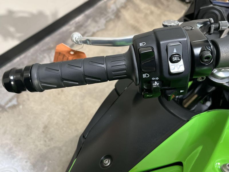 2023 Kawasaki Ninja 650 Base Image 12