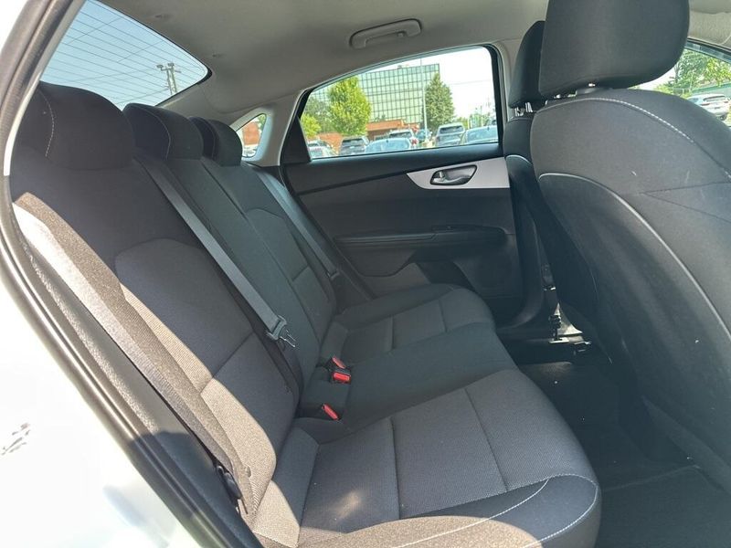 2024 Kia Forte LXSImage 19