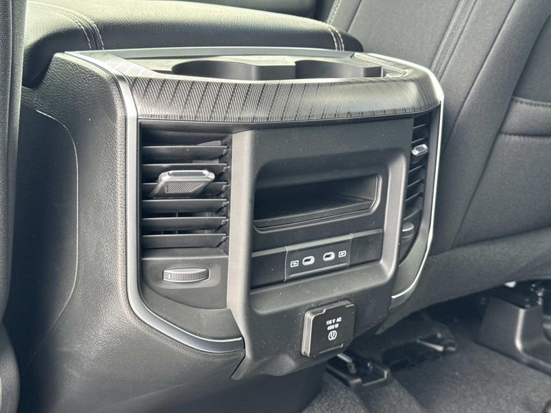 New 2026 RAM 1500 Big Horn Crew Cab 4x2 5'7' Box