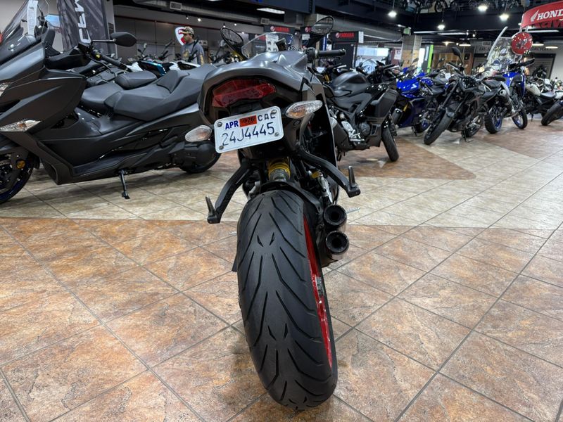 2019 Ducati Supersport Image 9