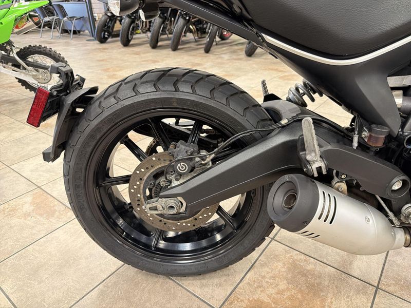 Used 2022 Ducati SCRAMBLER ICON DARK Image 21