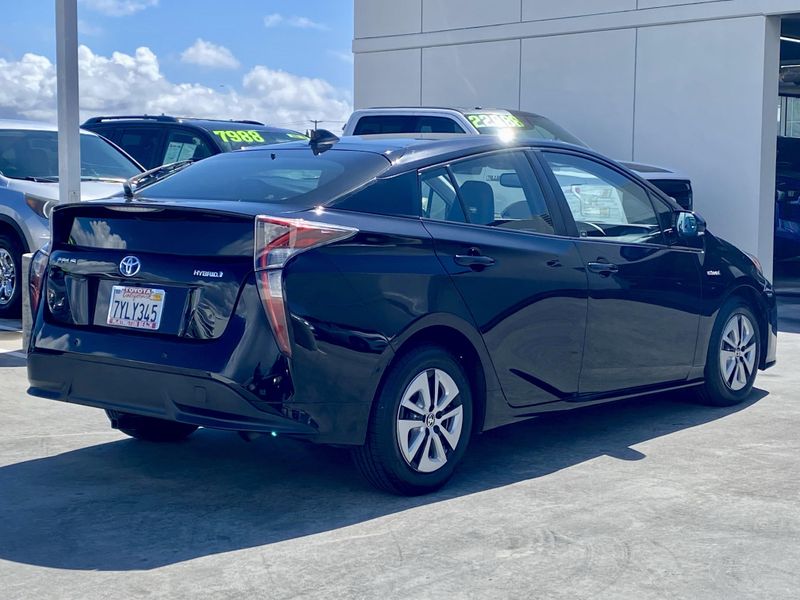 2017 Toyota Prius Image 4