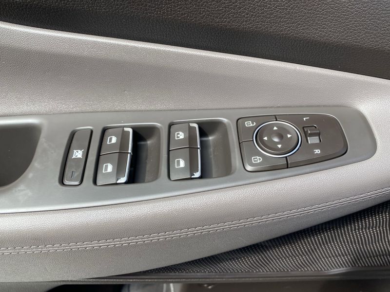 2020 Hyundai Santa Fe SEImage 30