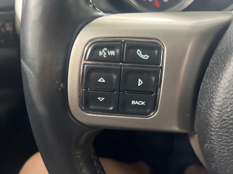 Used 2013 Jeep Grand Cherokee LaredoImage 32