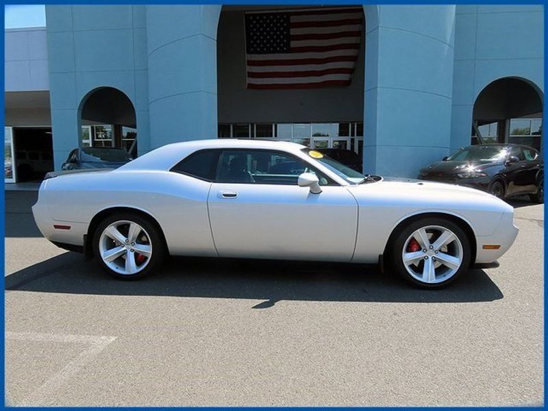 2009 Dodge Challenger SRT8Image 2