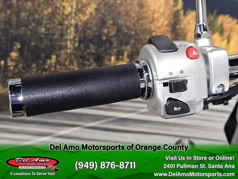 New 2025 Suzuki BOULEVARD M109R Image 5