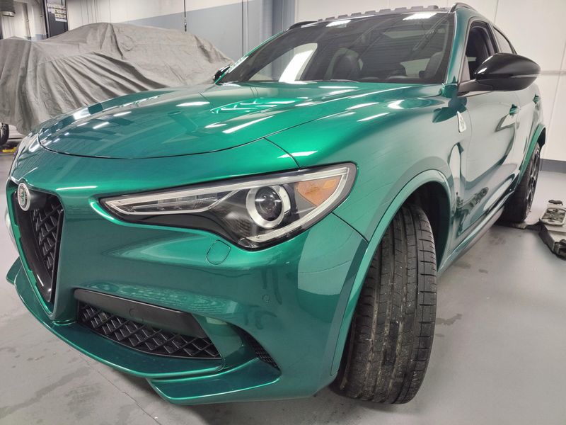 2023 Alfa Romeo Stelvio Quadrifoglio AWD w/Sunroof/ActivImage 11