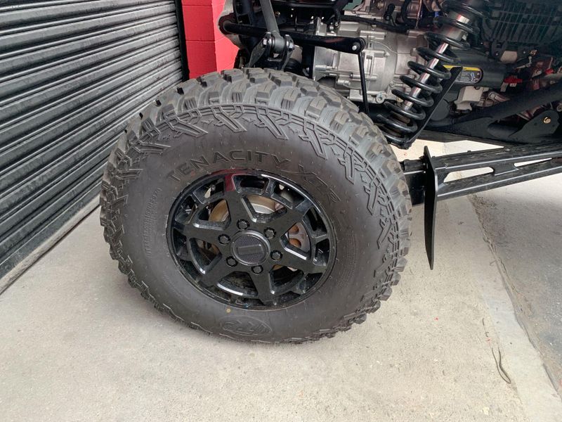 New 2025 Can-Am MAVERICK R MAX X 999T DCT Image 16