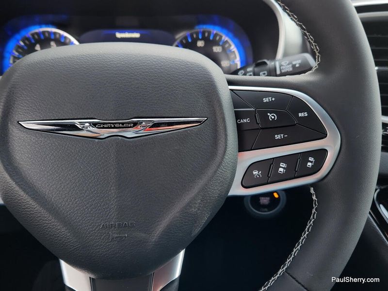 New 2026 Chrysler Voyager Lx
